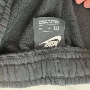 Black Nike sweatpants
